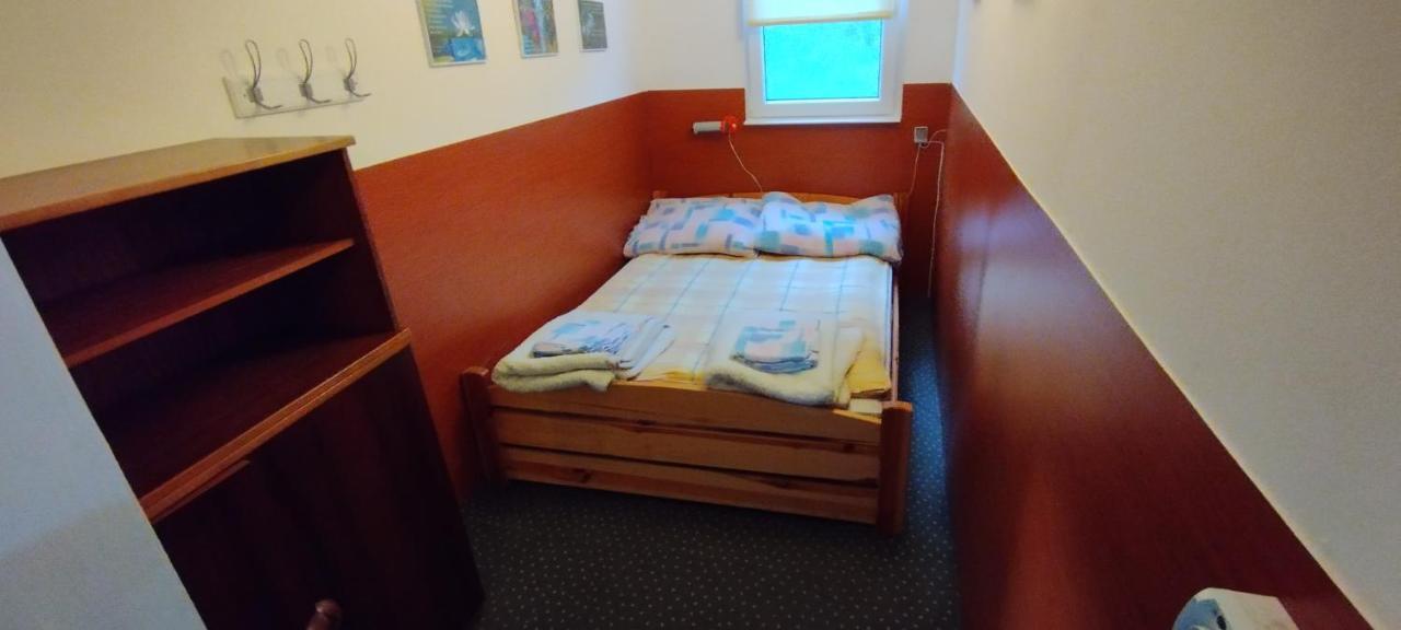Chatka Pod Javorovym Trinec Esterno foto